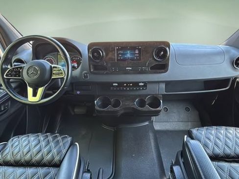 Used 2021 Mercedes-Benz Sprinter 2500 image 18