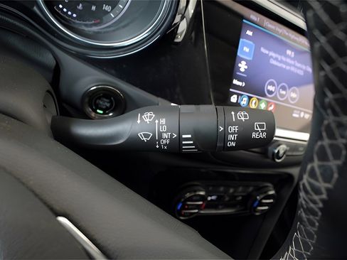 Used 2023 Buick Encore GX Select image 24