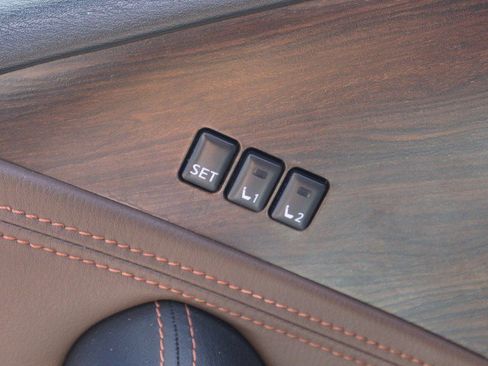 Used 2019 Nissan Armada Platinum w/ Captain's Chairs Package AWD/4WD image 14