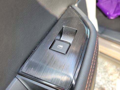 Certified 2025 Nissan Rogue SV image 21