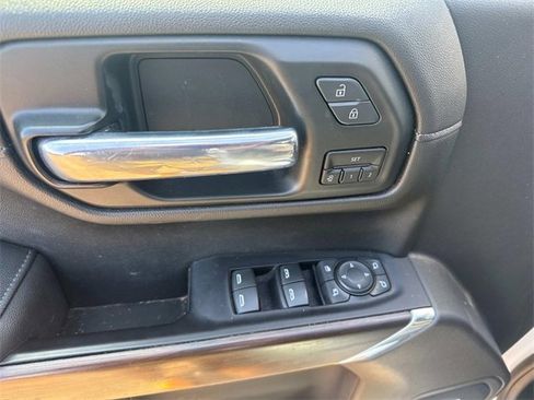 Used 2020 GMC Sierra 1500 SLT image 25