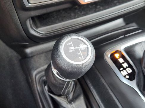 Used 2025 Jeep Wrangler Unlimited Sahara AWD/4WD image 29