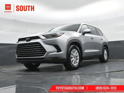 Used 2024 Toyota Grand Highlander AWD image 46