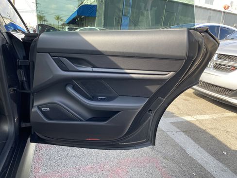 Used 2022 Porsche Taycan image 23