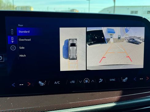 Used 2025 Chevrolet Traverse Z71 w/ Enhanced Driving Package image 32