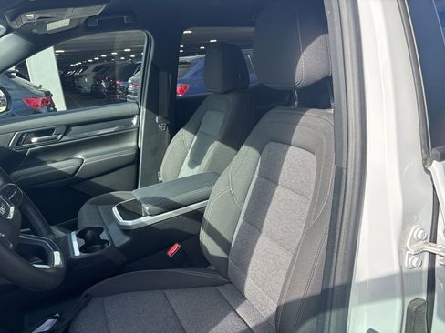 Used 2025 GMC Terrain Elevation image 13