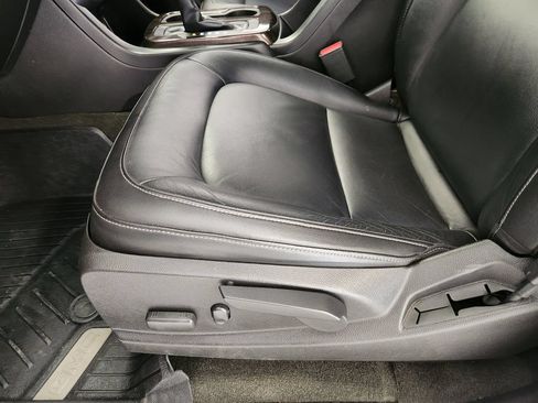 Used 2017 GMC Canyon SLT w/ Trailering Package RWD image 23