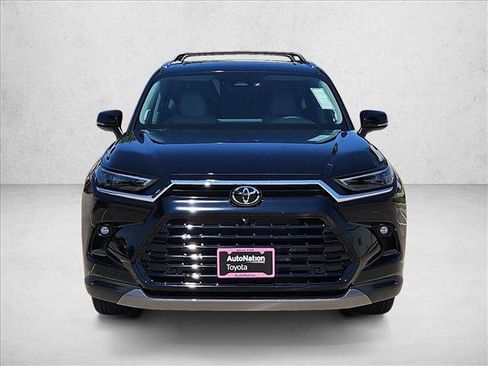 Used 2025 Toyota Grand Highlander AWD image 6