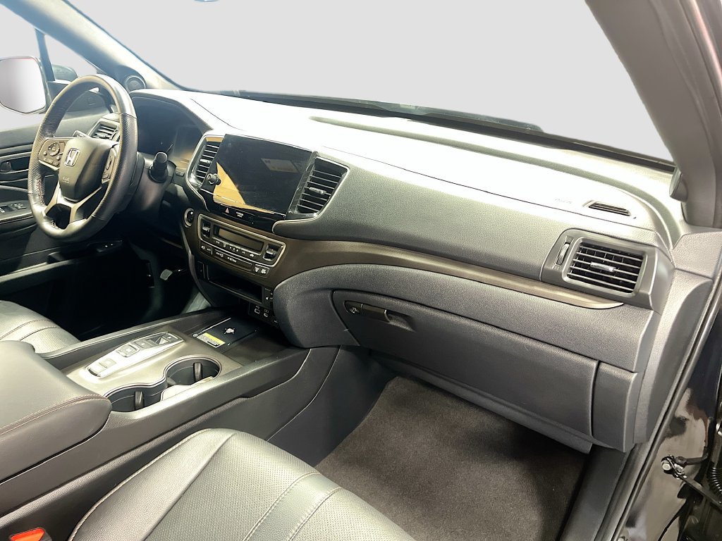 Used 2025 Honda Passport TrailSport image 31