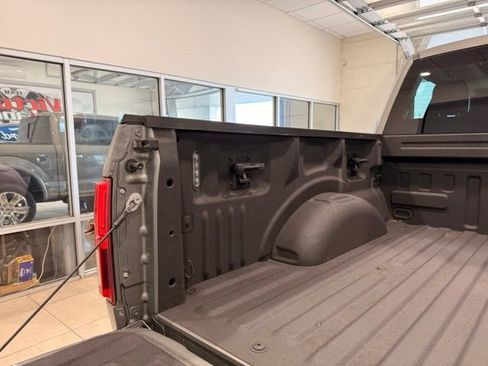 Used 2020 Ford F150 Lariat w/ Equipment Group 502A Luxury AWD/4WD image 12