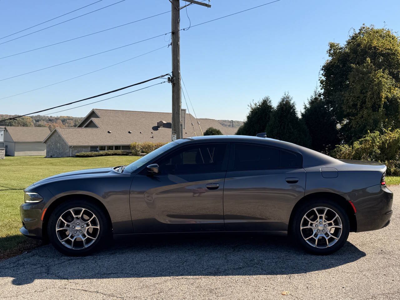 Used 2017 Dodge Charger SXT w/ Driver Confidence Group AWD/4WD image 2