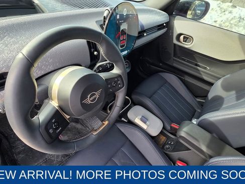 Used 2025 MINI Cooper 4-Door Hardtop image 12