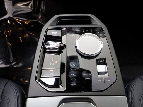 New 2026 BMW iX M70 image 13