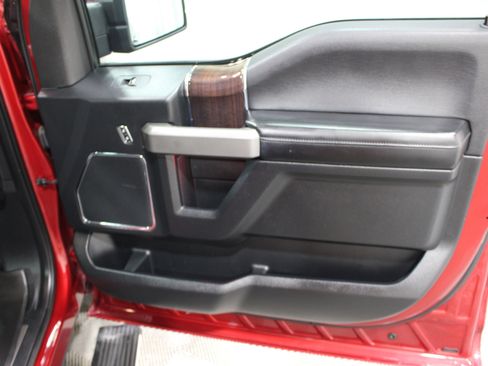 Used 2015 Ford F150 Platinum w/ Equipment Group 701A Luxury AWD/4WD image 28