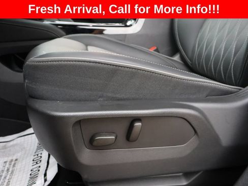 Used 2023 Buick Envision Avenir AWD/4WD image 16