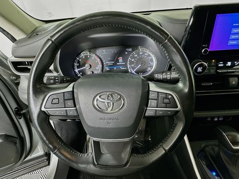 Used 2023 Toyota Highlander L image 15