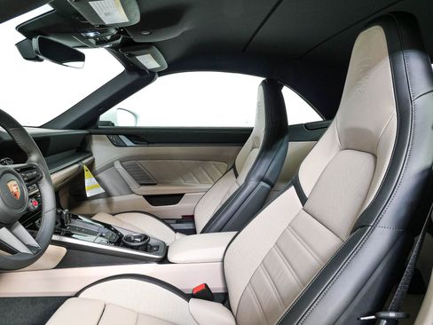 New 2026 Porsche 911 Carrera RWD image 5