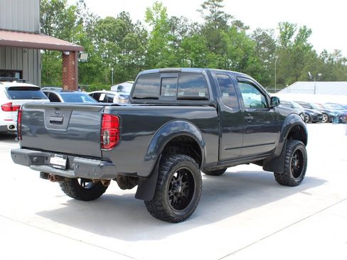 Used 2013 Nissan Frontier SV image 7