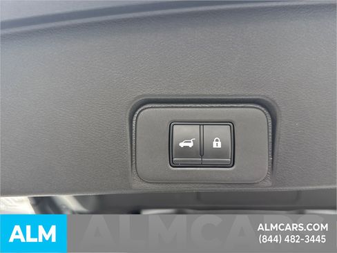 Used 2025 Nissan Rogue SV FWD image 23