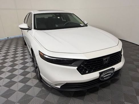 Used 2023 Honda Accord EX image 8