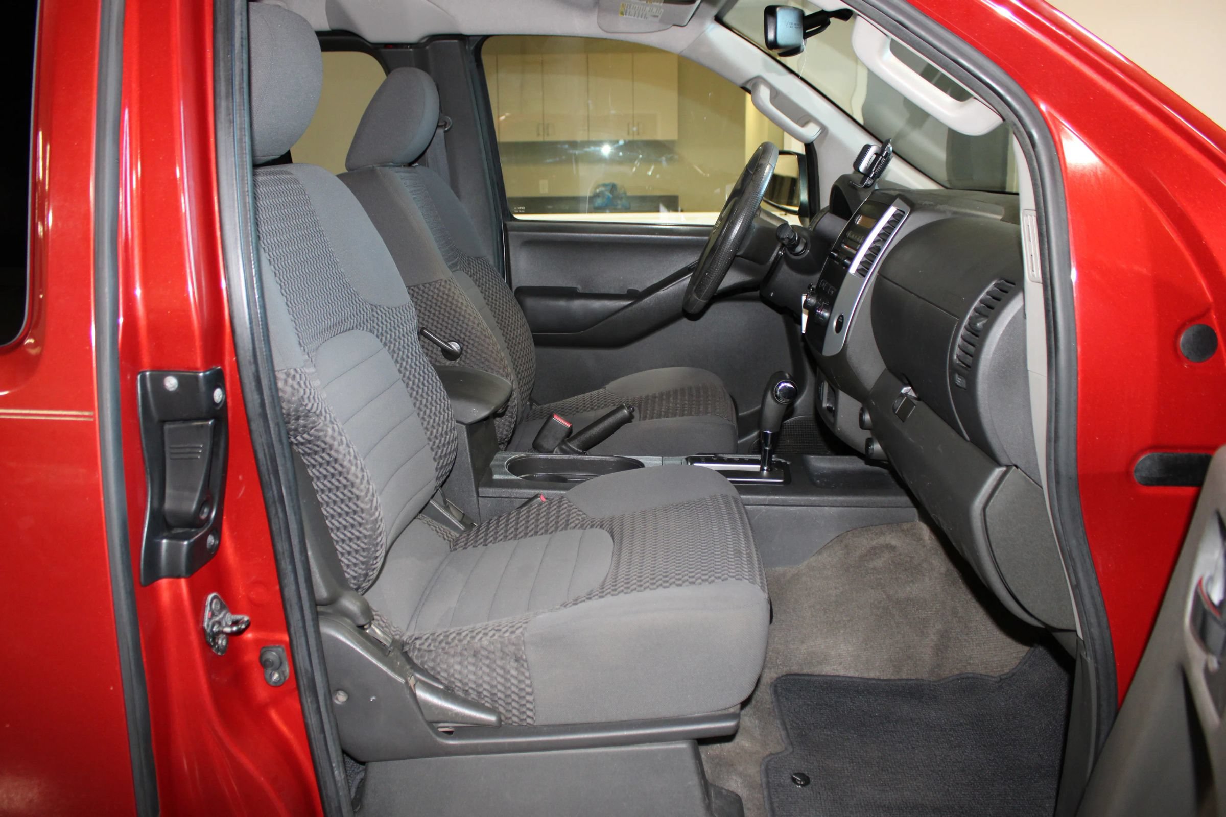Used 2012 Nissan Frontier SV w/ SV Premium Utility Pkg RWD image 26