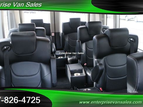Used 2024 Ford Transit 350 XLT image 8