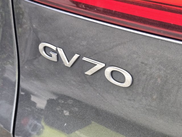 Used 2024 Genesis GV70 2.5T w/ Sport Prestige Package AWD/4WD image 11