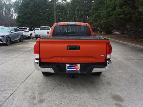 Used 2017 Toyota Tacoma SR5 image 20