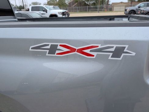 Used 2024 Chevrolet Silverado 2500 Custom w/ Custom Value Package image 10