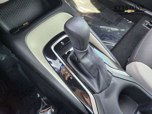 Used 2025 Toyota Corolla LE image 21