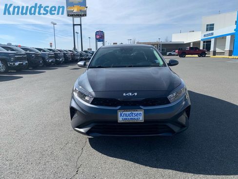 Used 2023 Kia Forte LX image 2