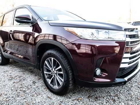 Used 2019 Toyota Highlander XLE image 9
