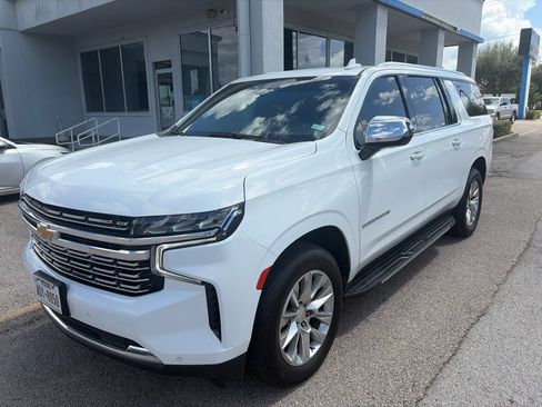 Used 2023 Chevrolet Suburban Premier RWD image 1