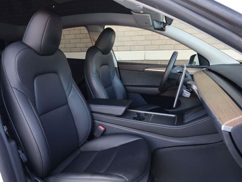 Used 2023 Tesla Model Y Performance AWD/4WD image 28
