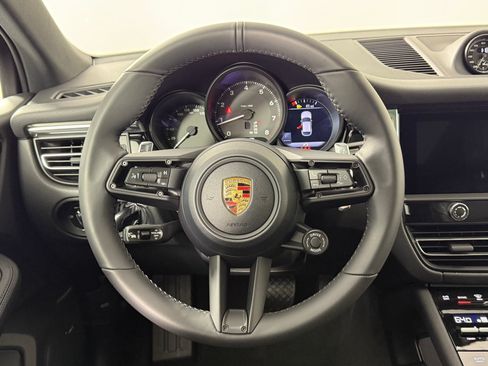 Certified 2026 Porsche Macan AWD/4WD image 11