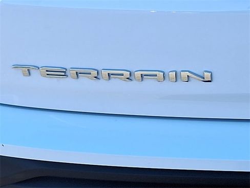 Used 2023 GMC Terrain SLE w/ Driver Convenience Package image 32