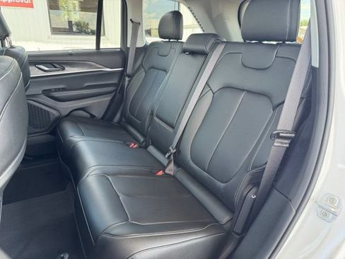 Used 2023 Jeep Grand Cherokee Limited w/ Luxury Tech Group II AWD/4WD image 22