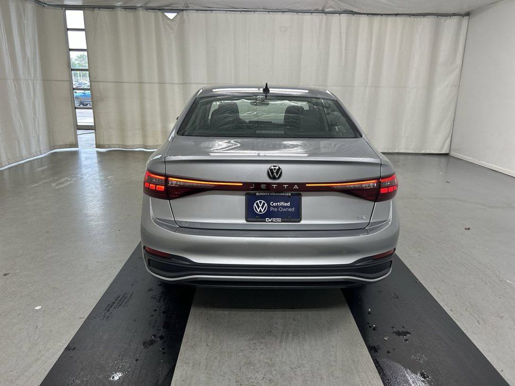 Used 2025 Volkswagen Jetta SE FWD image 20