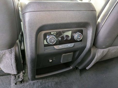 Used 2024 Chevrolet Traverse LT w/ Enhanced Driving Package FWD image 16