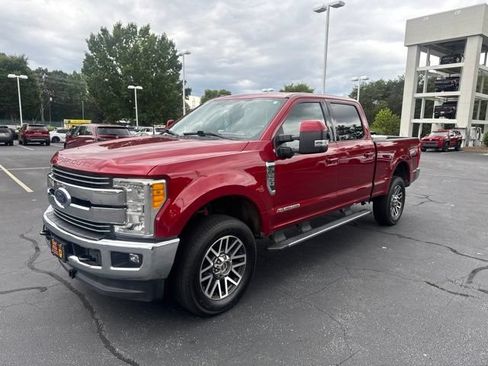 Used 2017 Ford F250 Lariat w/ Lariat Value Package AWD/4WD image 2