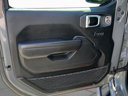 Used 2019 Jeep Wrangler Sport AWD/4WD image 19