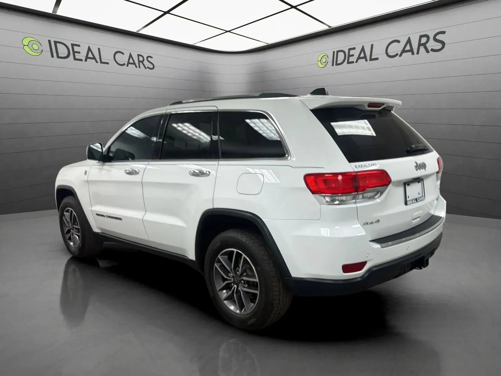 Used 2019 Jeep Grand Cherokee Limited AWD/4WD image 7