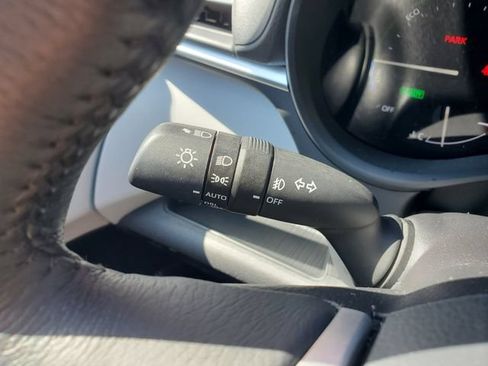 Certified 2025 Toyota Sienna XLE FWD image 22
