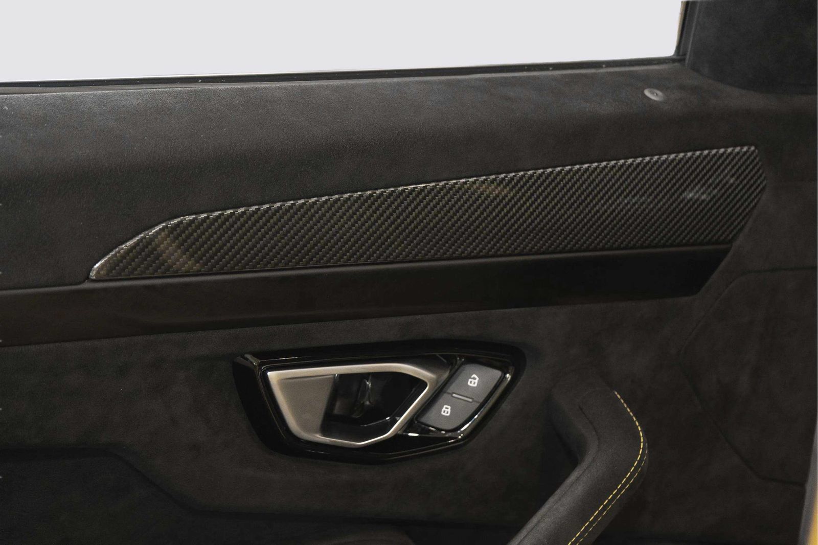 Used 2024 Lamborghini Urus Performante AWD/4WD image 27