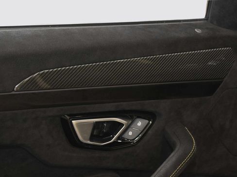 Used 2024 Lamborghini Urus Performante AWD/4WD image 27