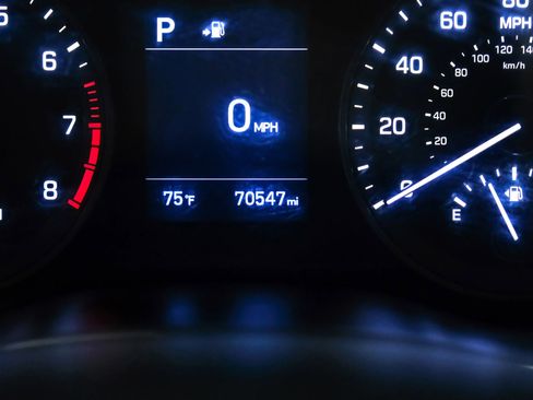 Used 2020 Hyundai Tucson SE image 17