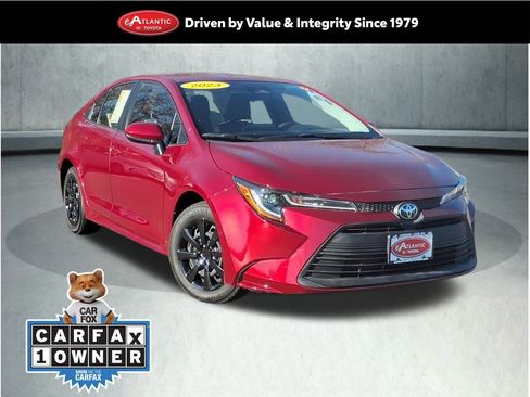 Certified 2023 Toyota Corolla LE image 1