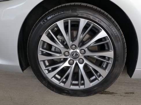 Used 2019 Lexus ES 350 w/ Premium Package FWD image 28