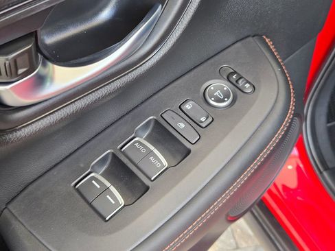 Used 2025 Honda HR-V Sport image 12