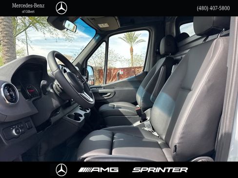 Used 2024 Mercedes-Benz Sprinter 2500 image 17